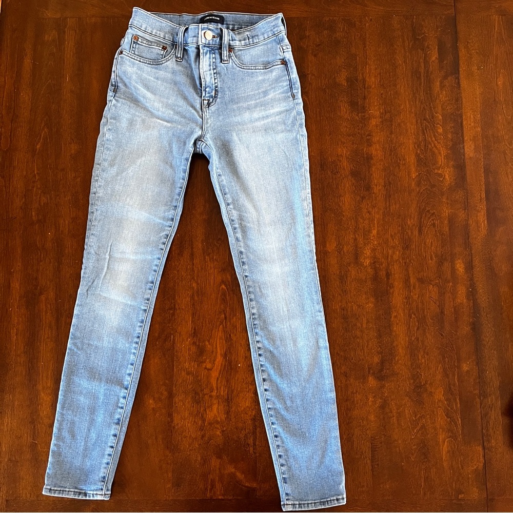 JCREW 9” high-rise skinny jeans. 25